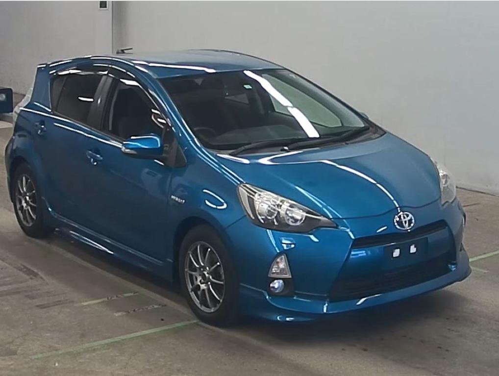 
Toyota Aqua Hybrid full									