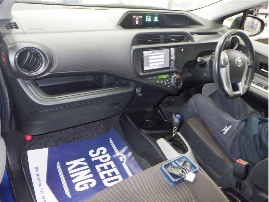 
Toyota Aqua Hybrid full									