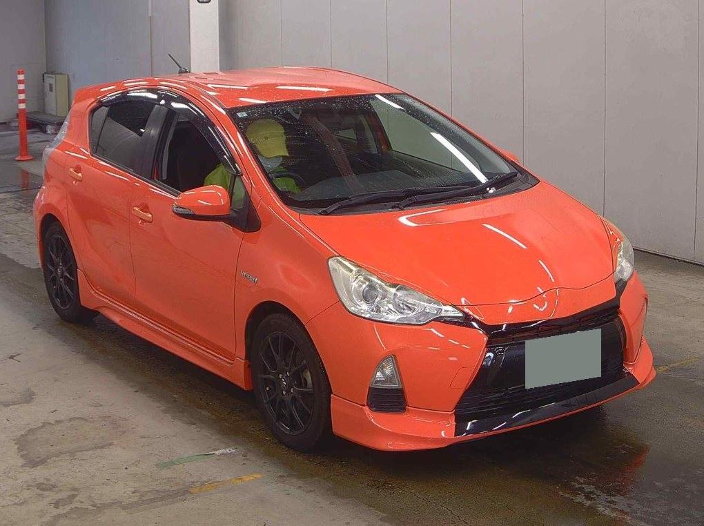 
TOYOTA AQUA HYBRID full									