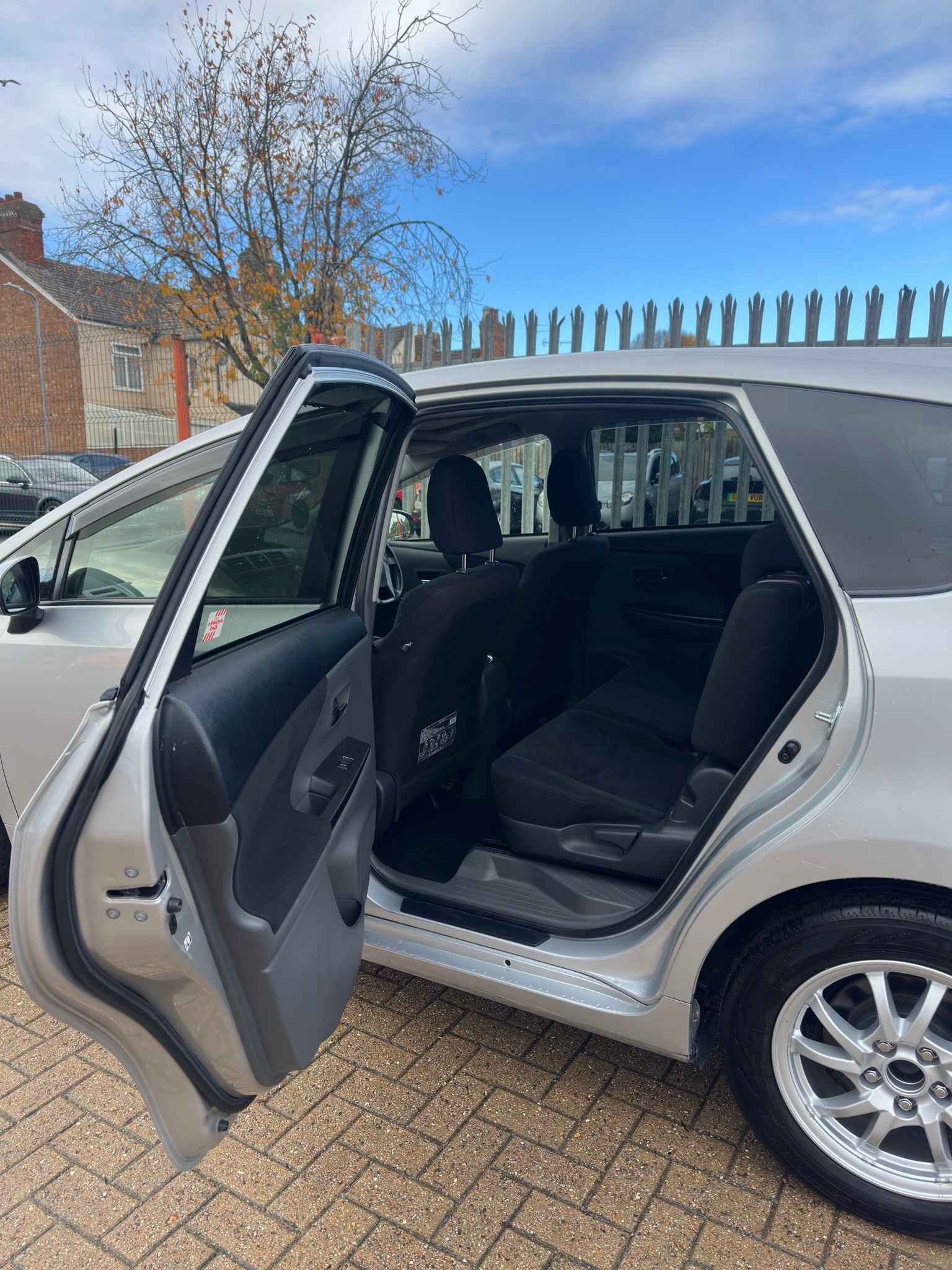 
TOYOTA PRIUS HYBRID full									