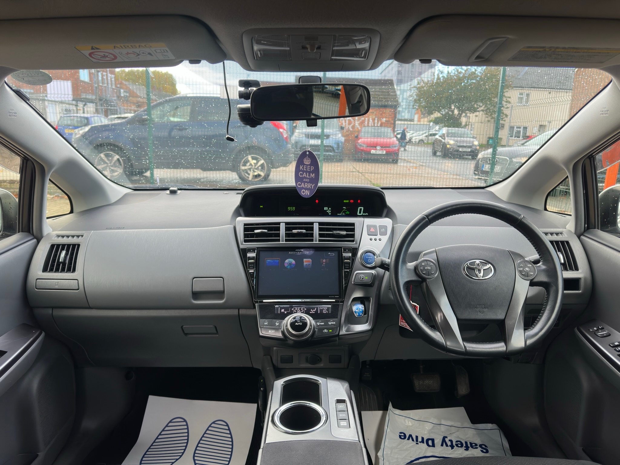 
TOYOTA PRIUS HYBRID full									