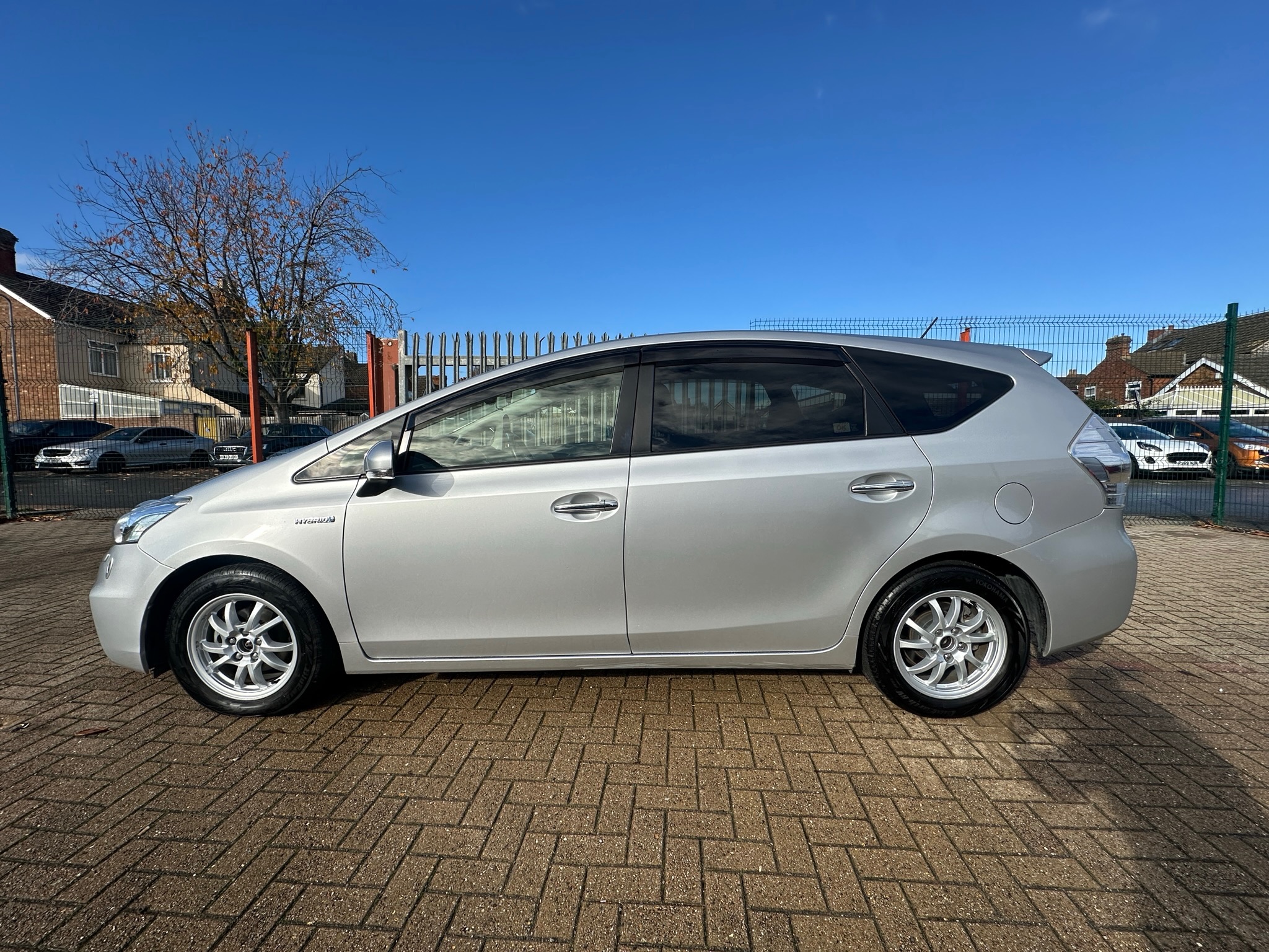 
TOYOTA PRIUS HYBRID full									