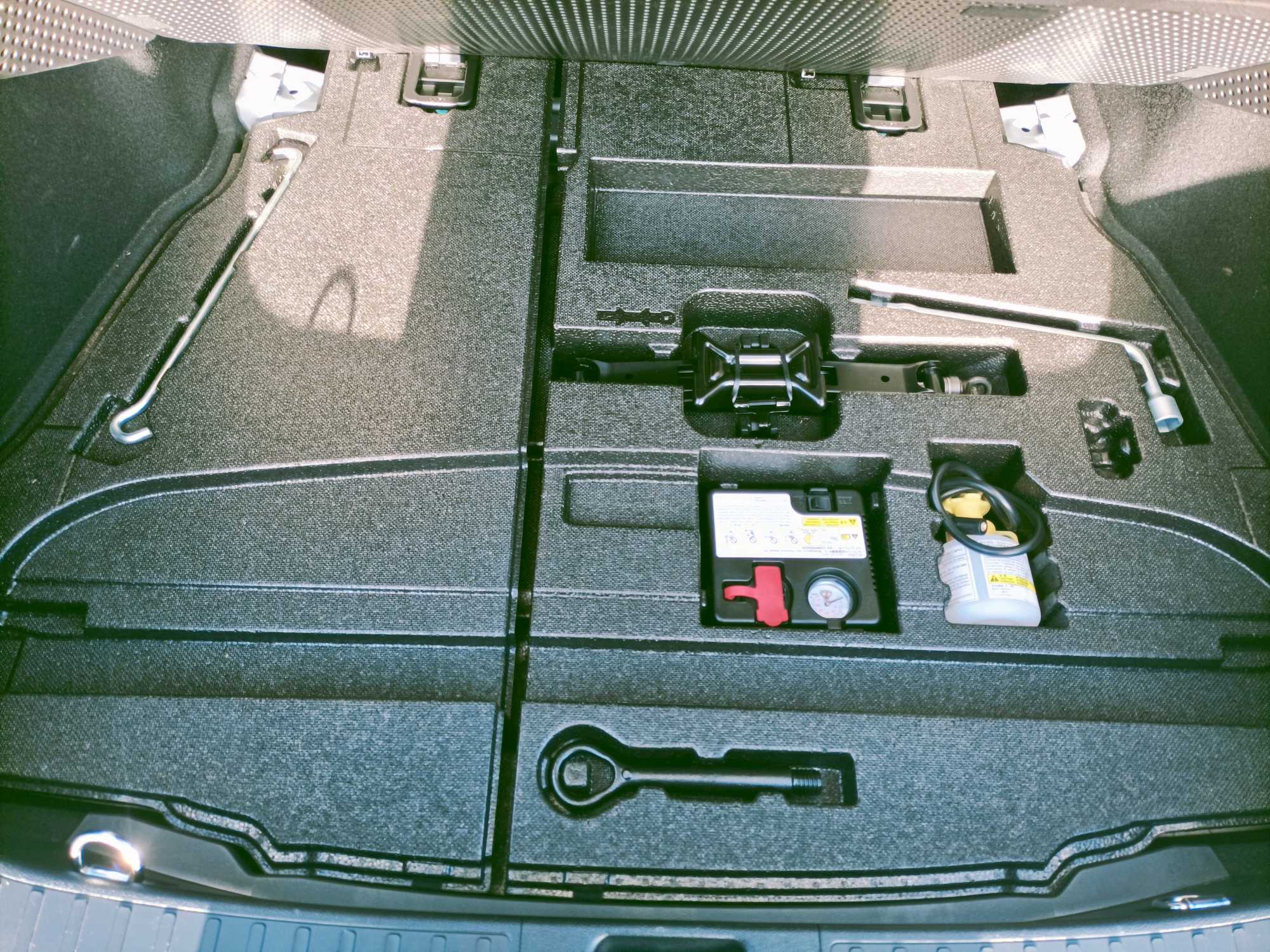 
Prius 2016 S Touring Package full									