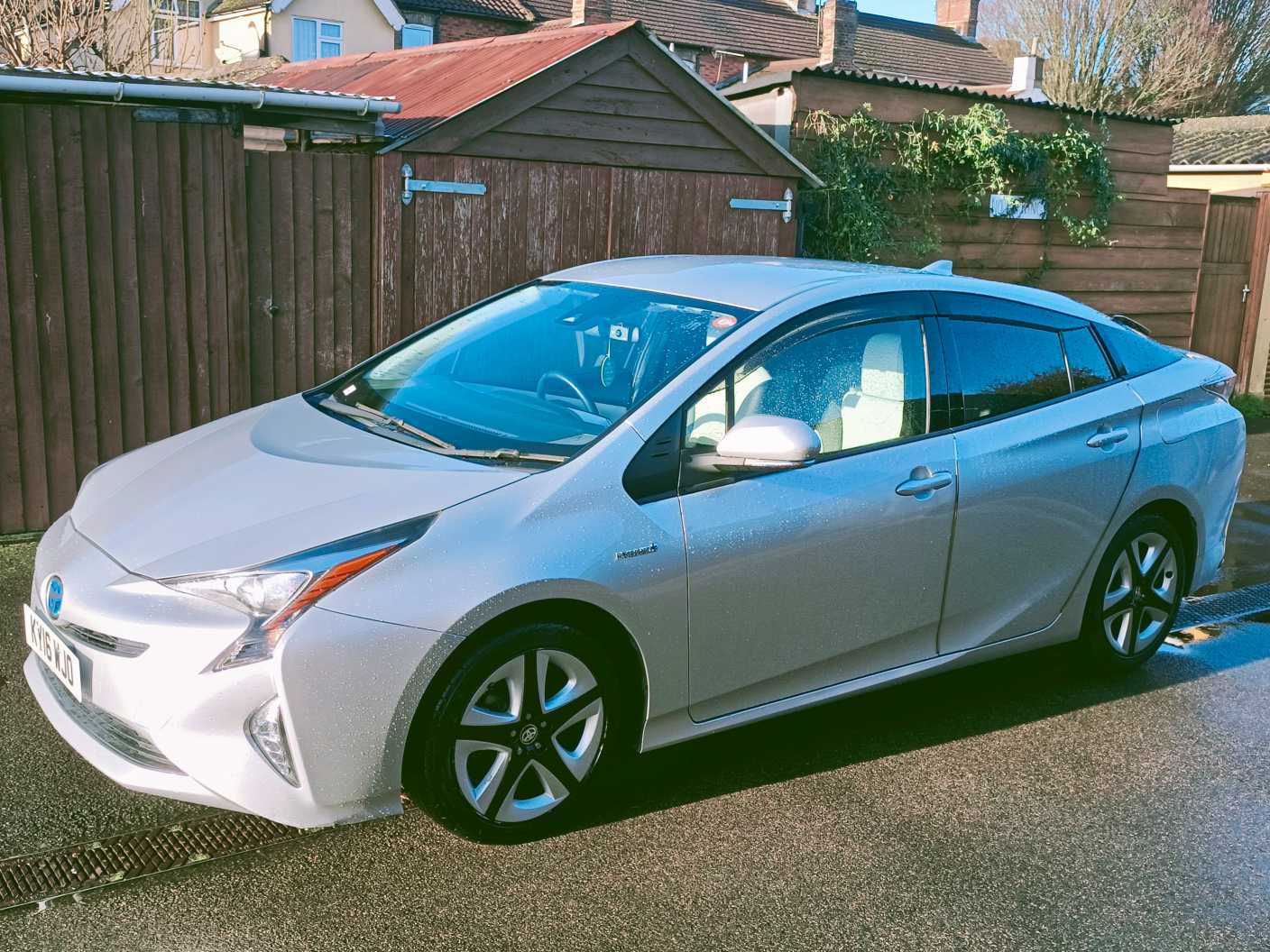 
Prius 2016 S Touring Package full									