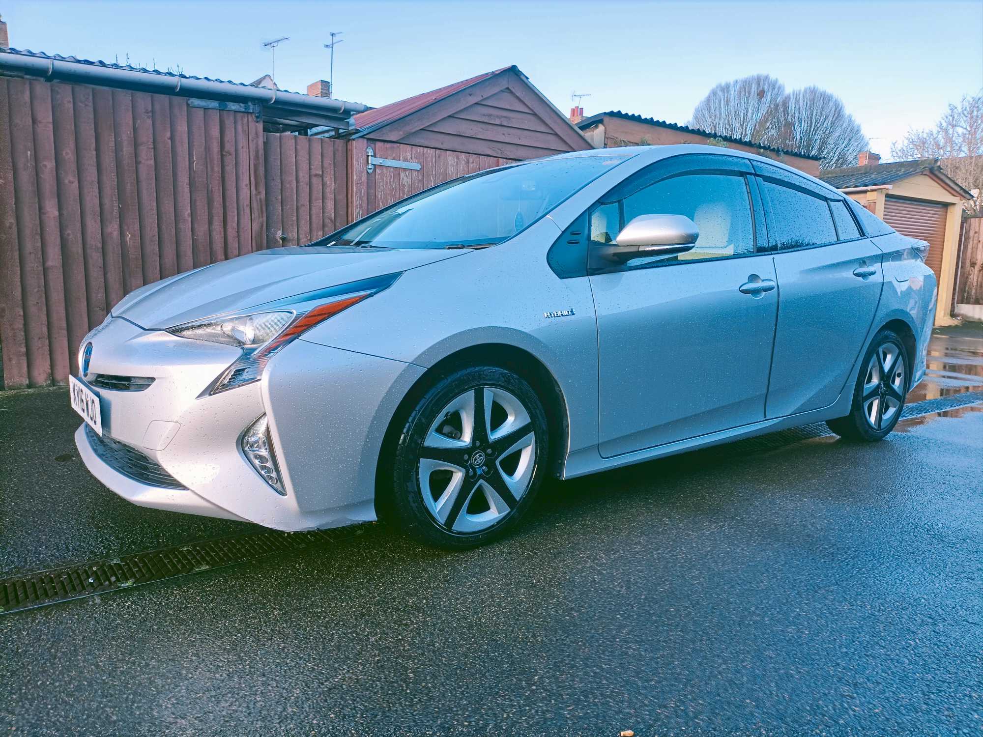 
Prius 2016 S Touring Package full									
