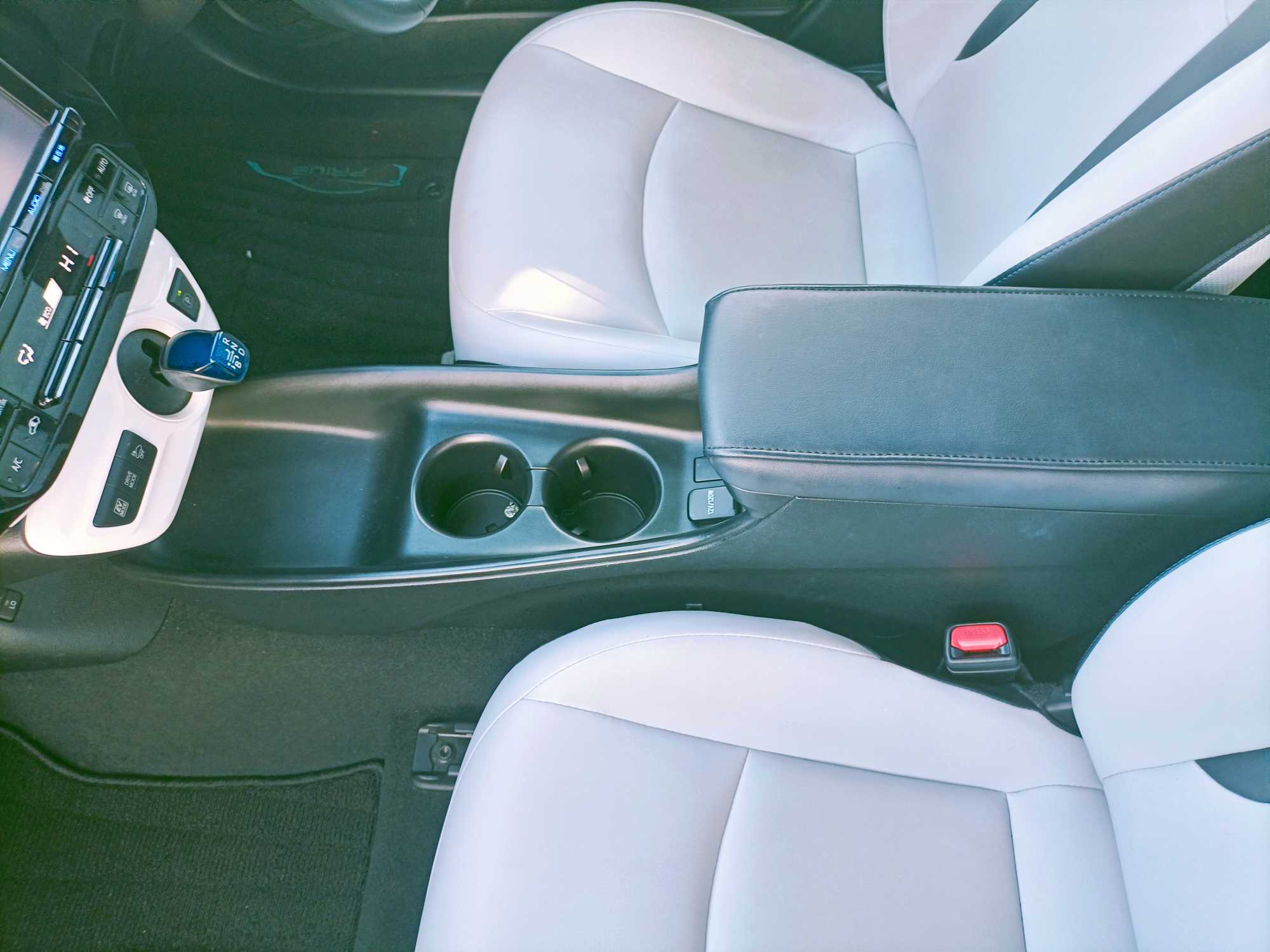 
Prius 2016 S Touring Package full									