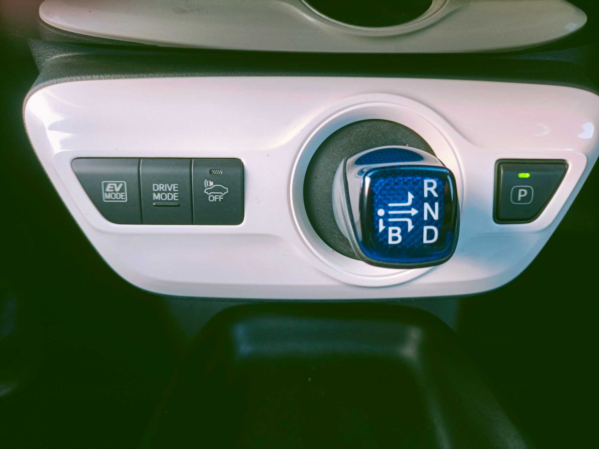 
Prius 2016 S Touring Package full									