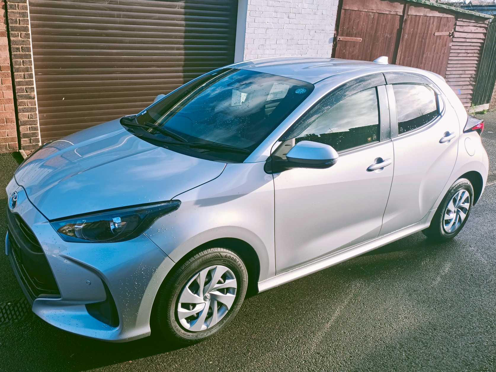 
Toyota Yaris 2020 full									