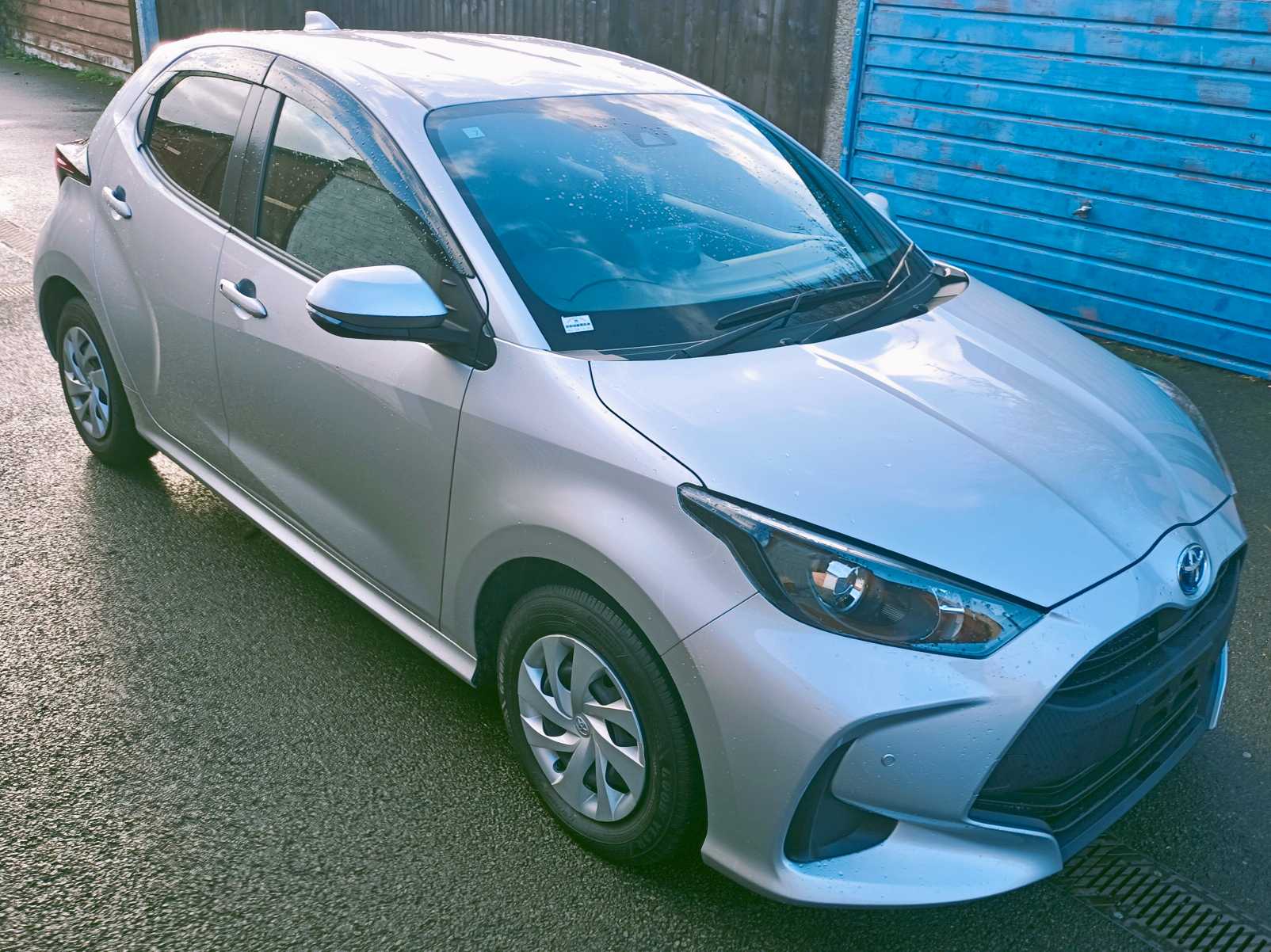 
Toyota Yaris 2020 full									