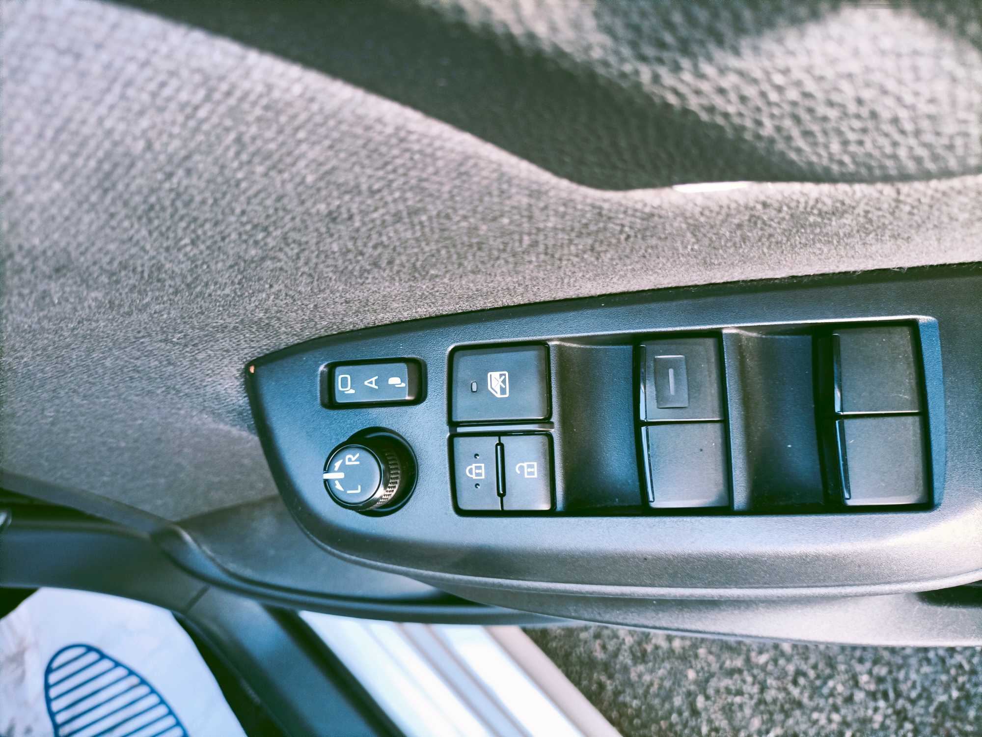 
Toyota Yaris 2020 full									