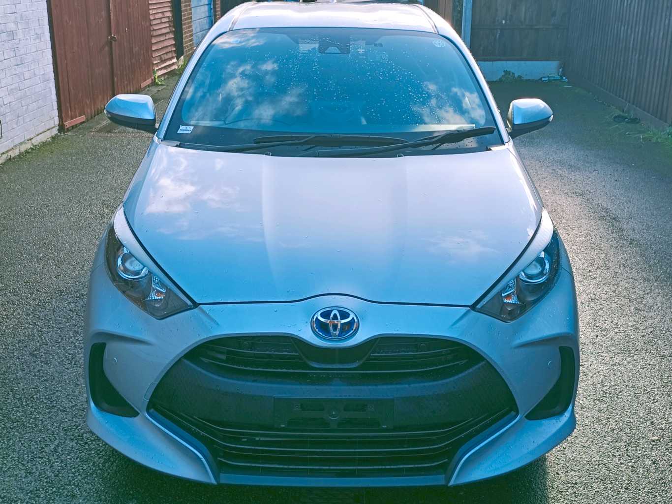 
Toyota Yaris 2020 full									