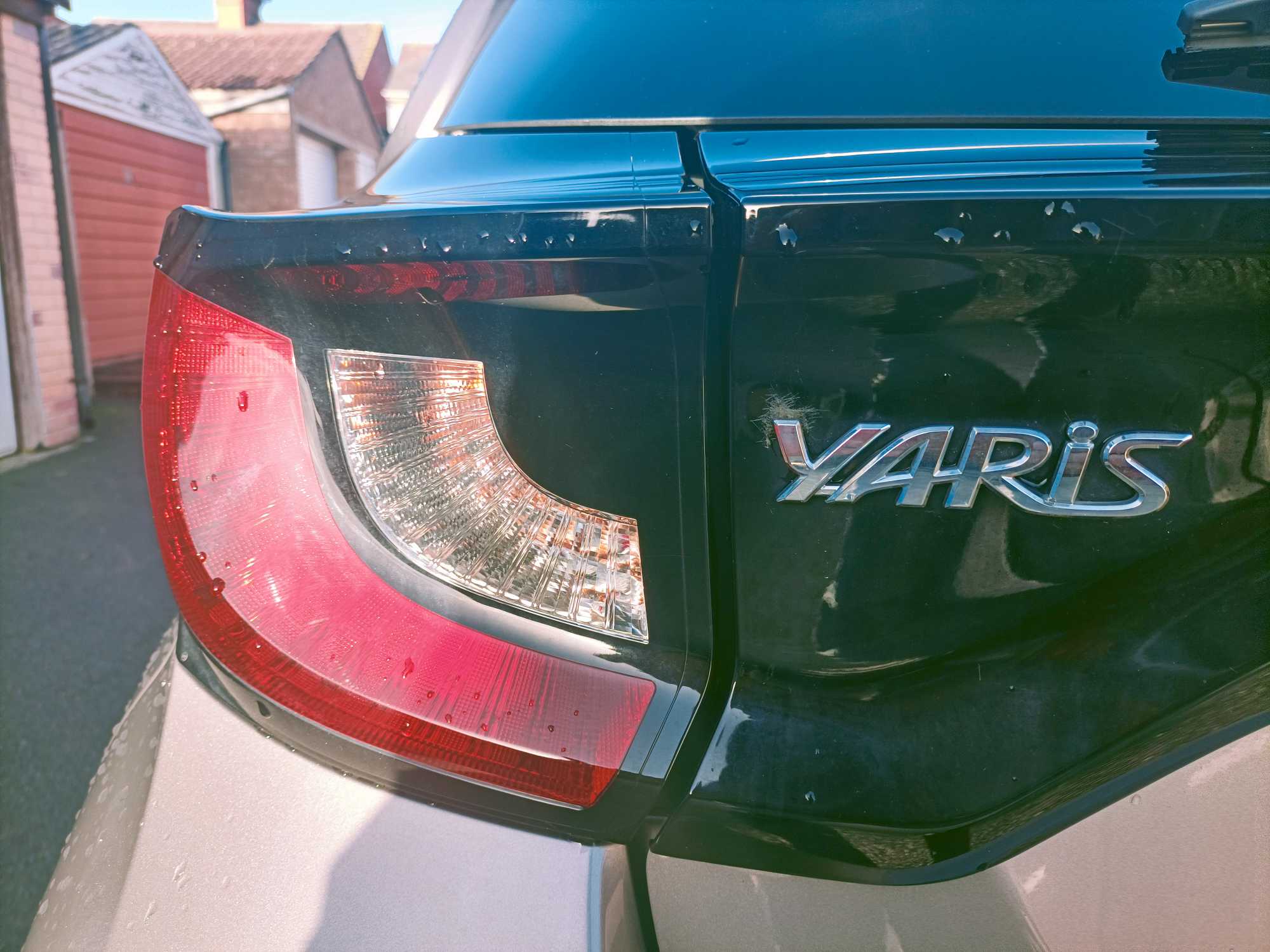 
Toyota Yaris Hybrid Grey full									