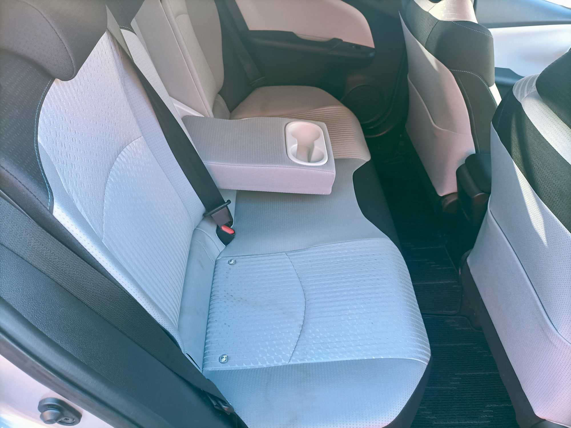 
Prius 2016 Business Edition full									