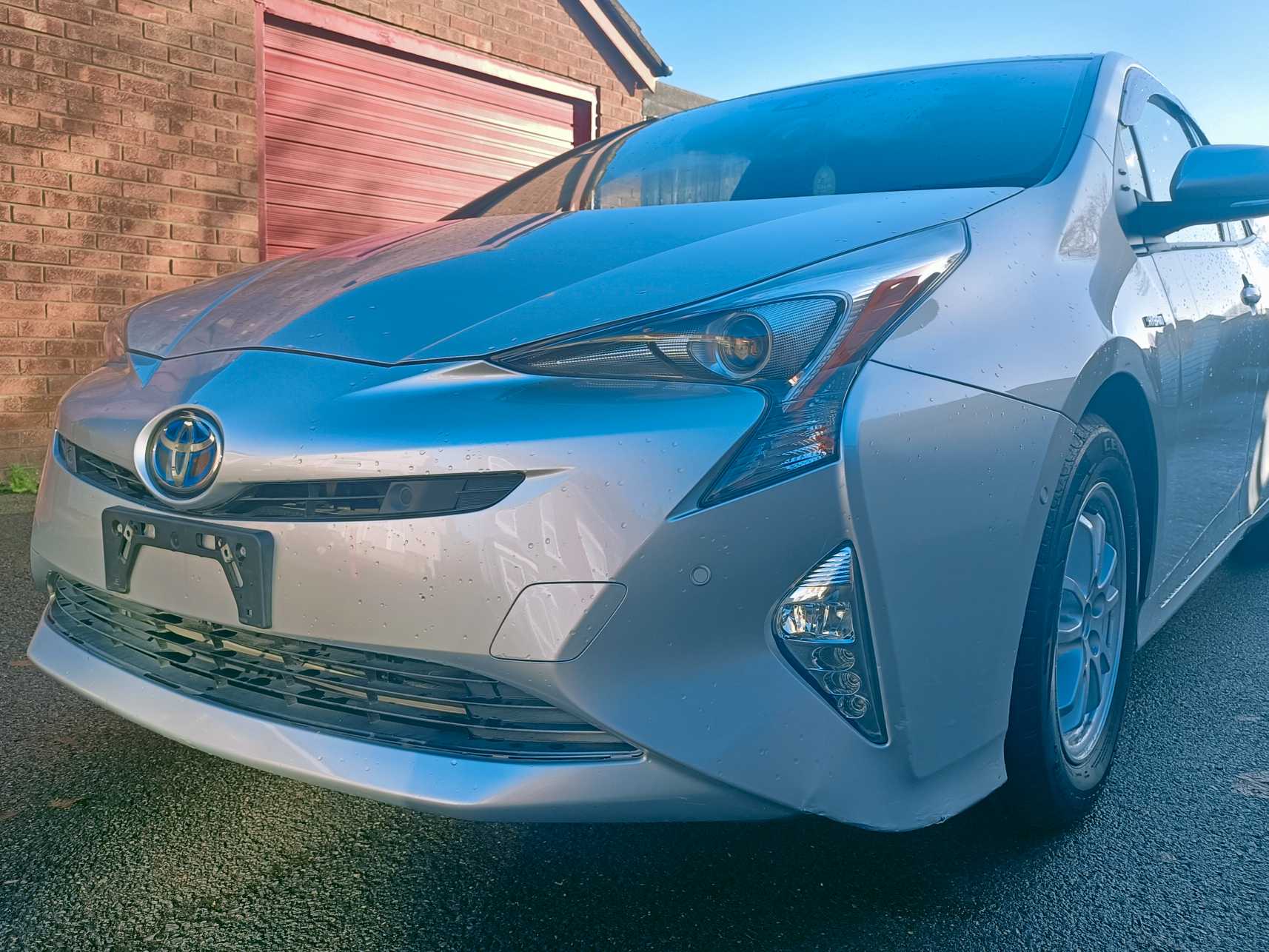 
Prius 2016 Business Edition full									