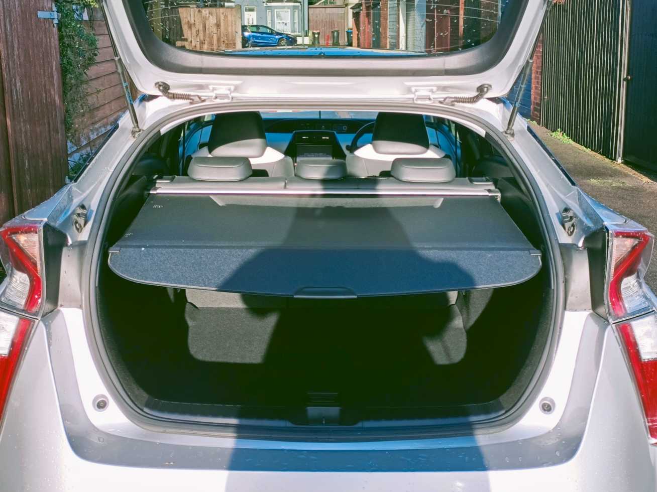 
Prius 2016 Business Edition full									