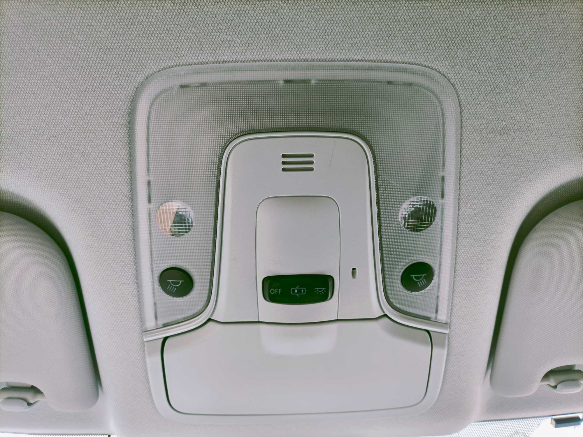 
Prius 2016 Business Edition full									