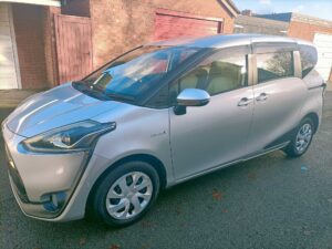 Toyota Sienta Hybrid