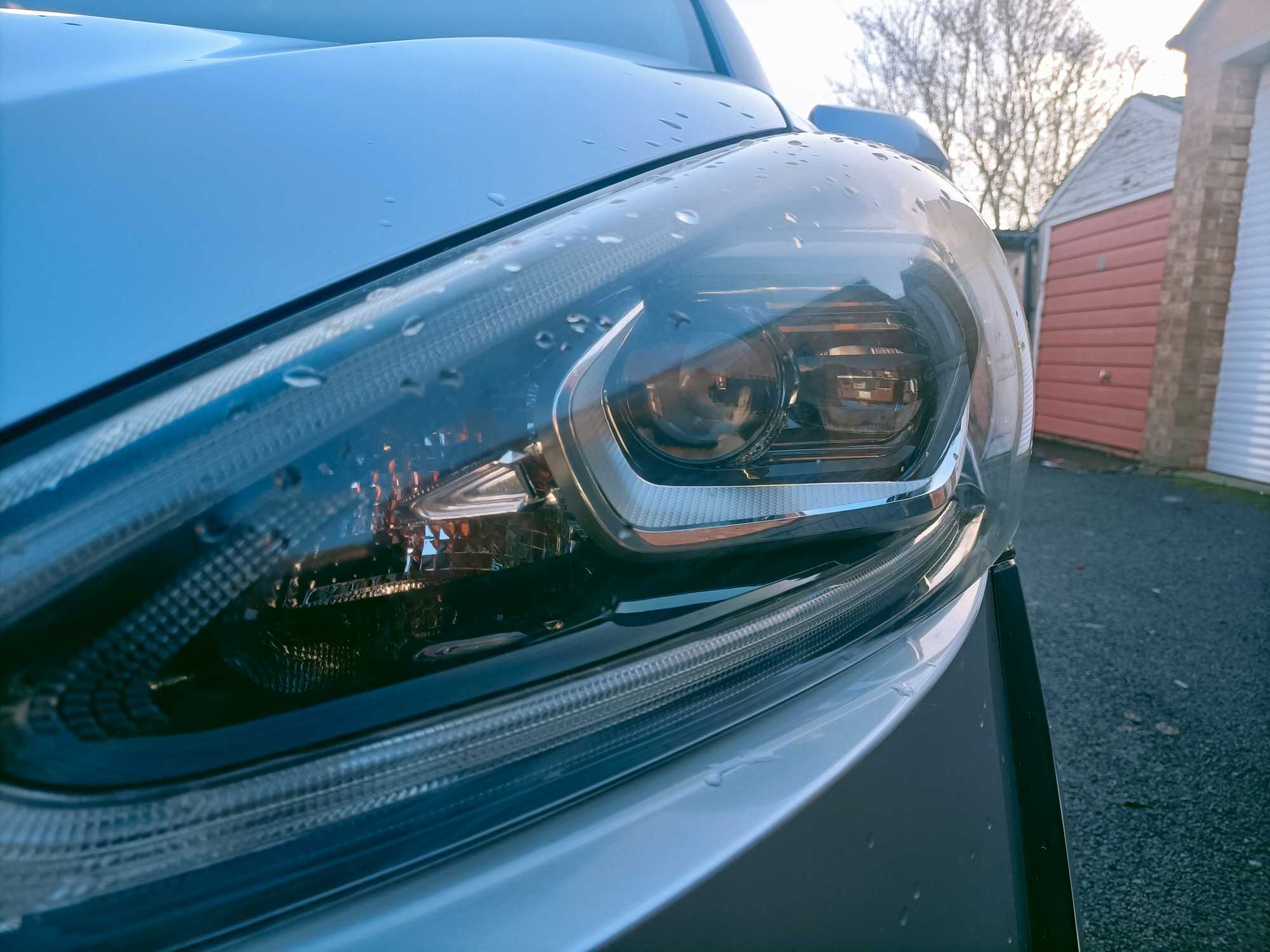 
Toyota Sienta Hybrid full									