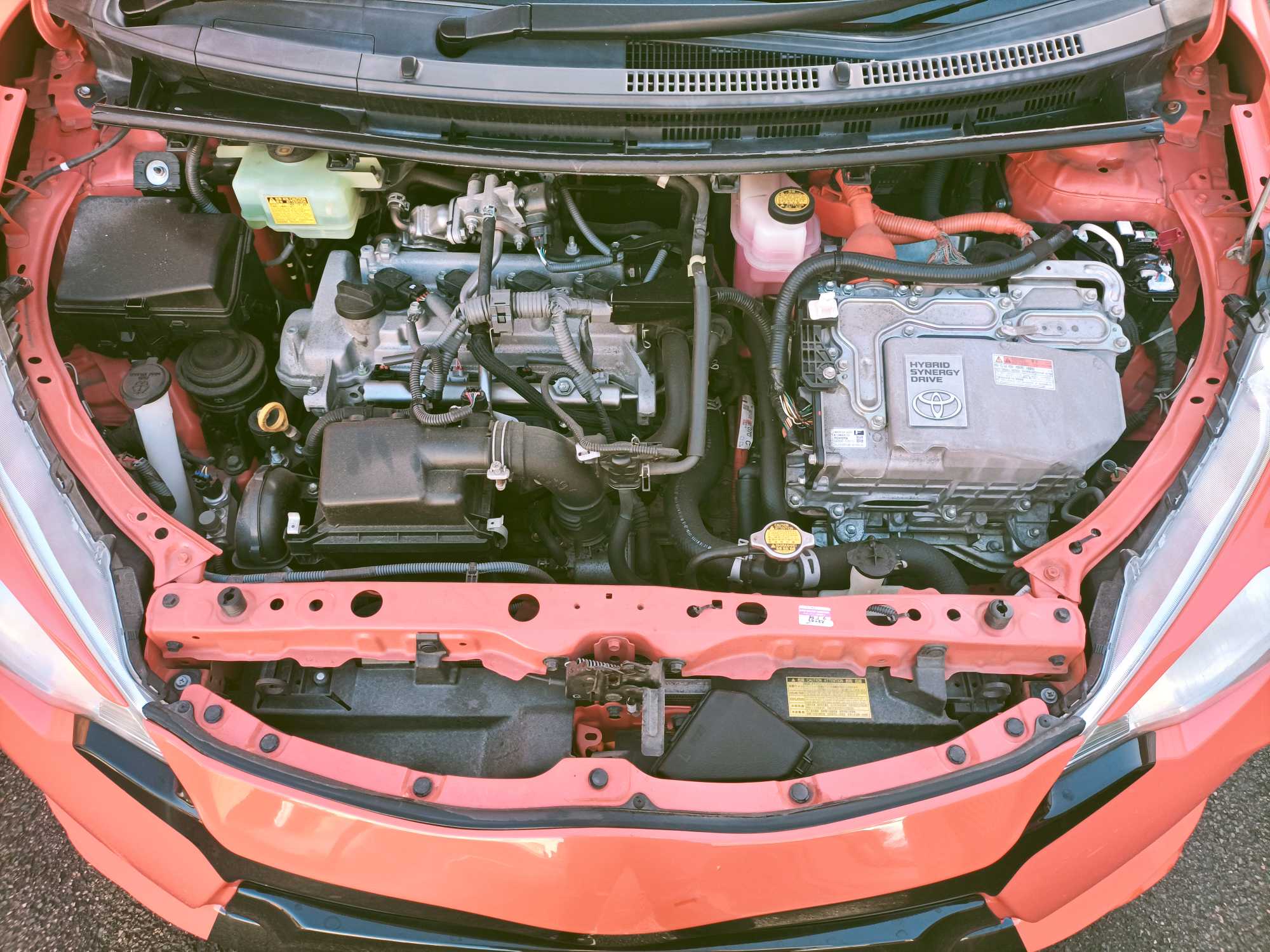 
TOYOTA AQUA HYBRID full									