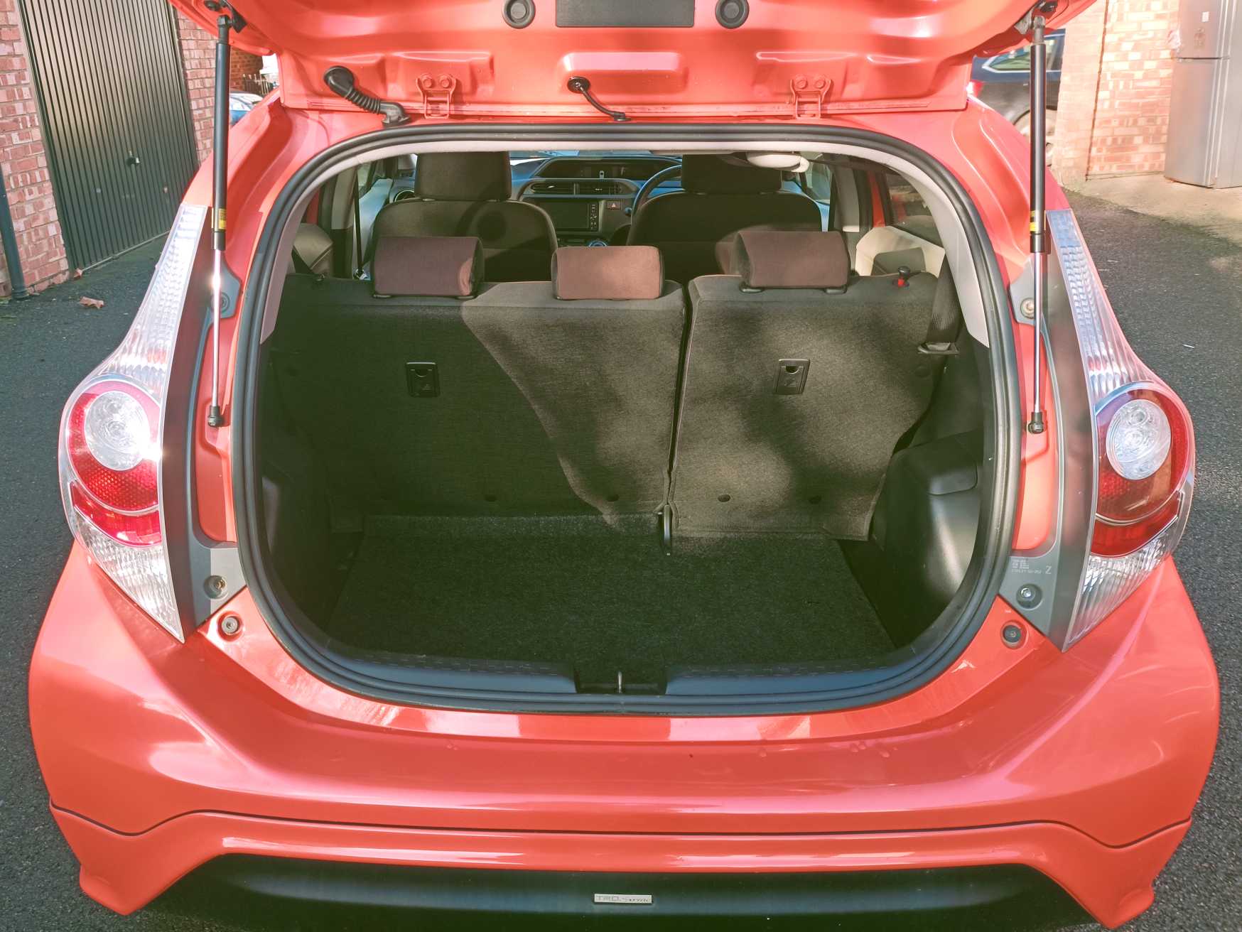 
TOYOTA AQUA HYBRID full									