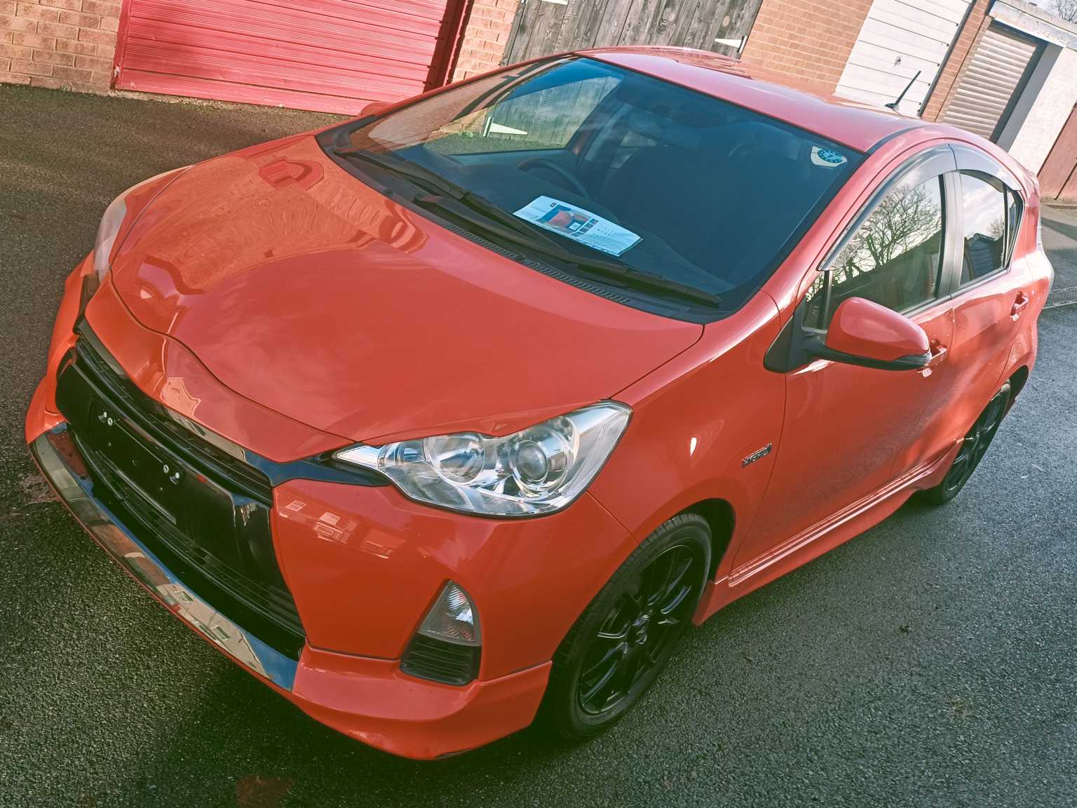 
TOYOTA AQUA HYBRID full									