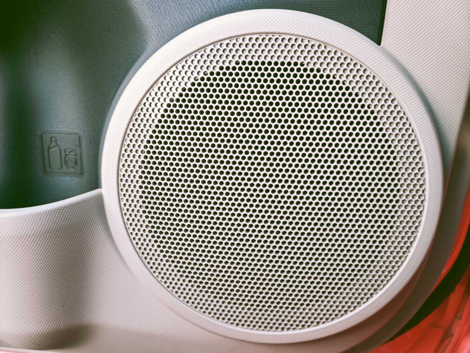 
TOYOTA AQUA HYBRID full									