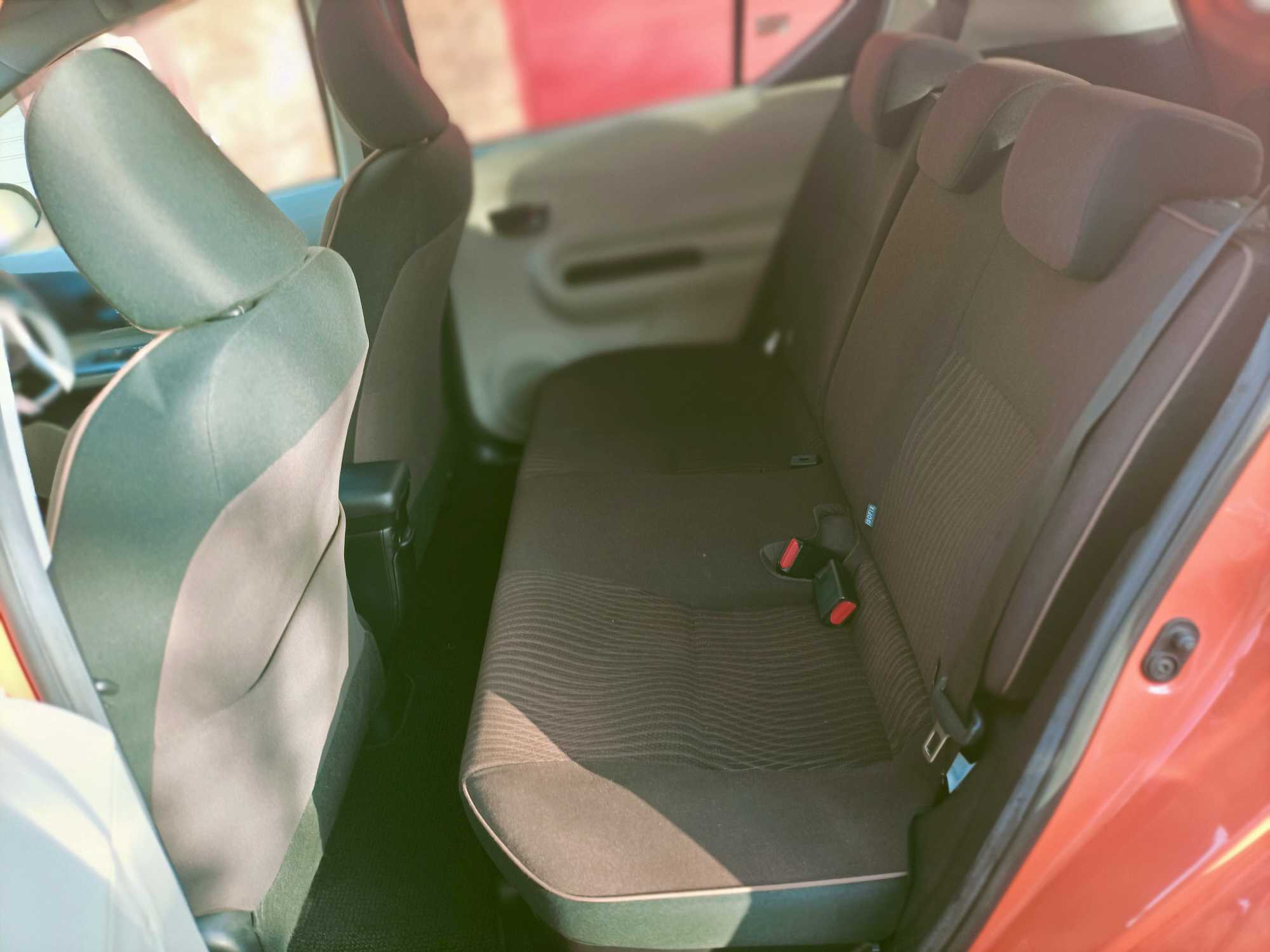 
TOYOTA AQUA HYBRID full									