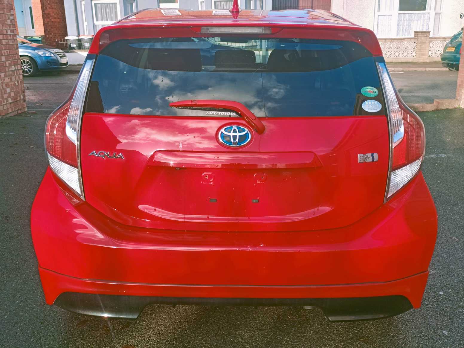 
Toyota Aqua Hybrid full									