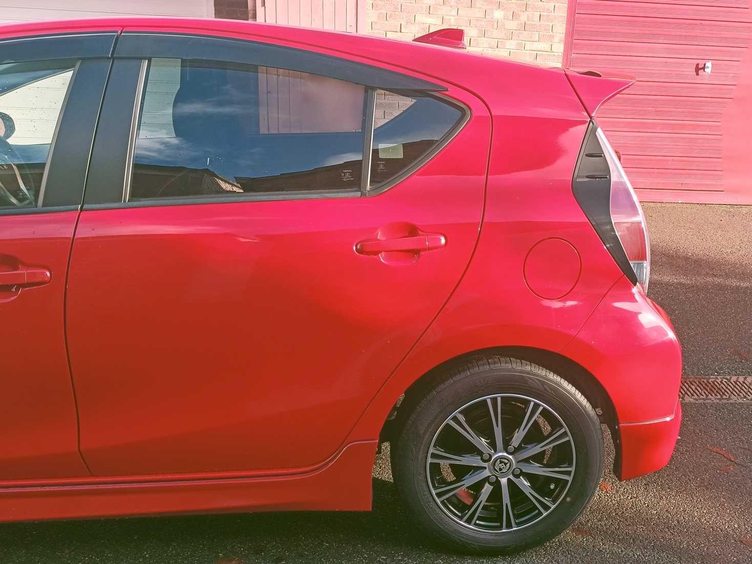 
Toyota Aqua Hybrid full									