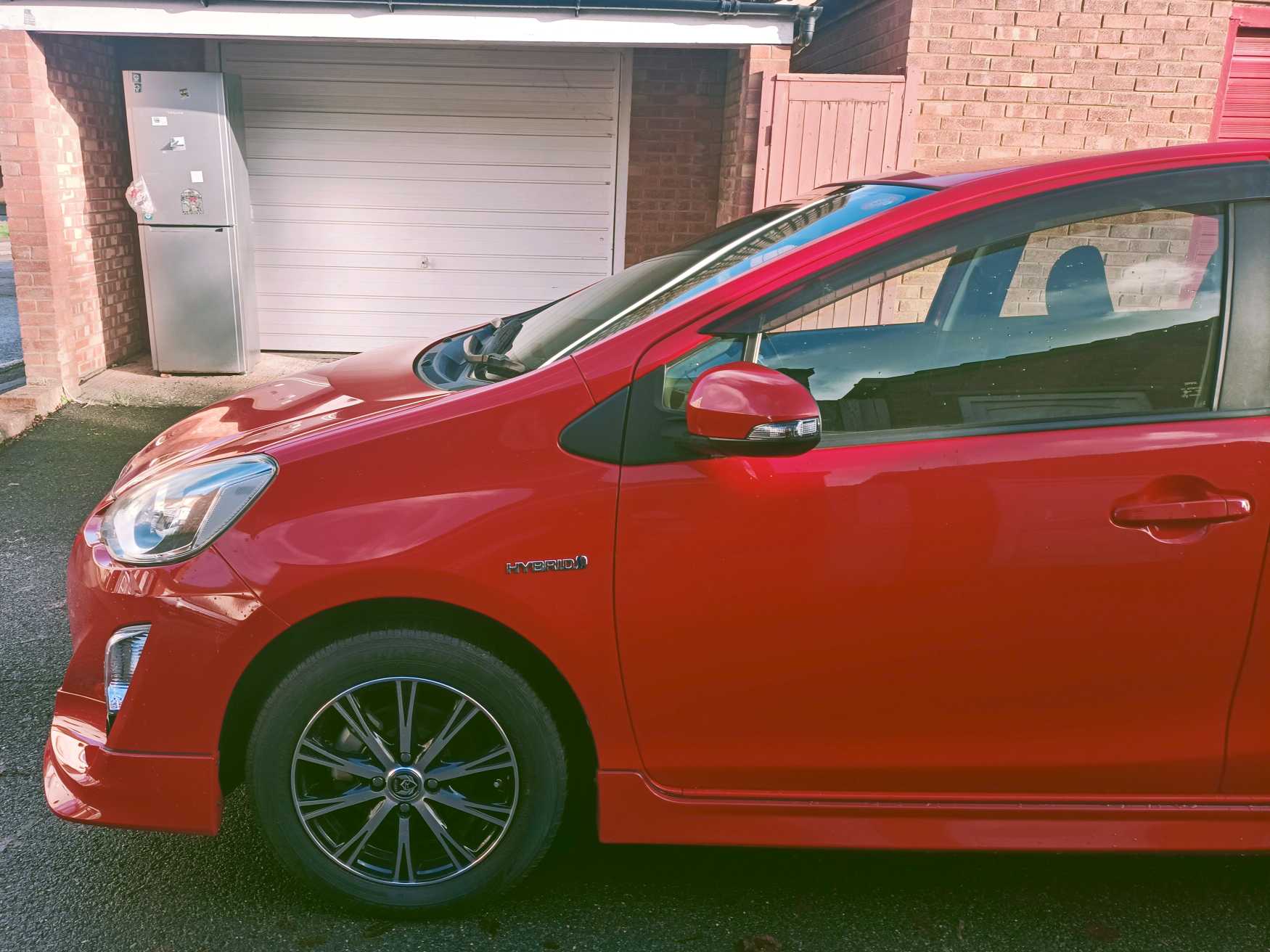 
Toyota Aqua Hybrid full									