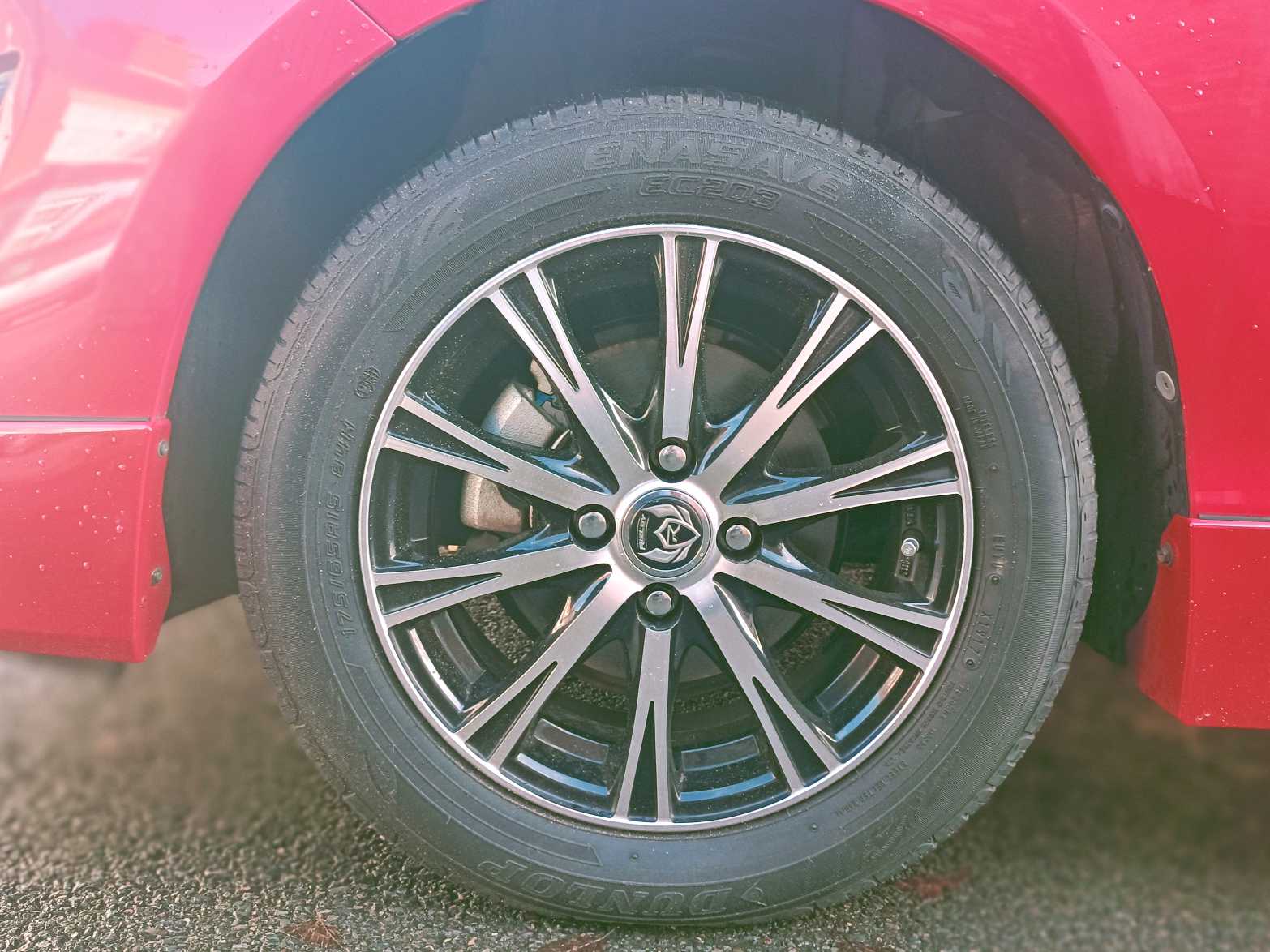 
Toyota Aqua Hybrid full									