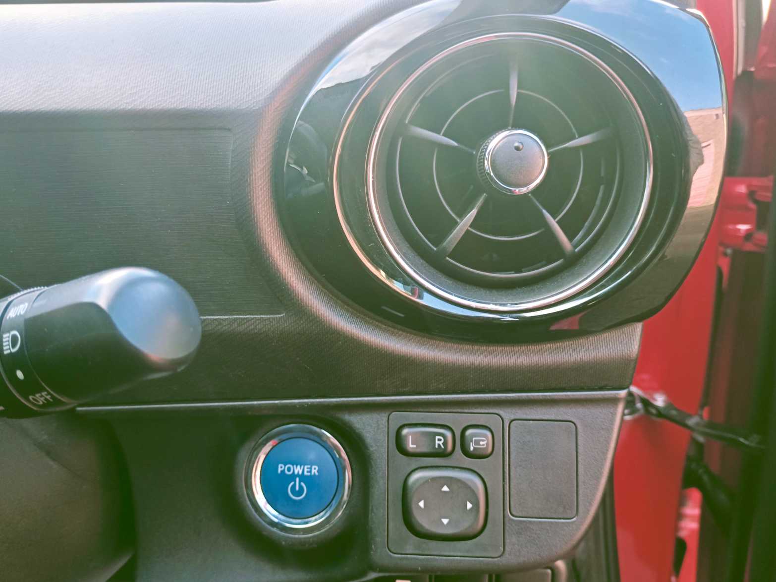 
Toyota Aqua Hybrid full									