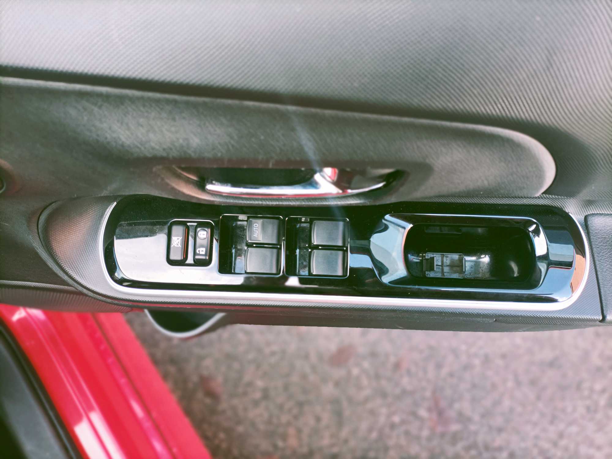 
Toyota Aqua Hybrid full									