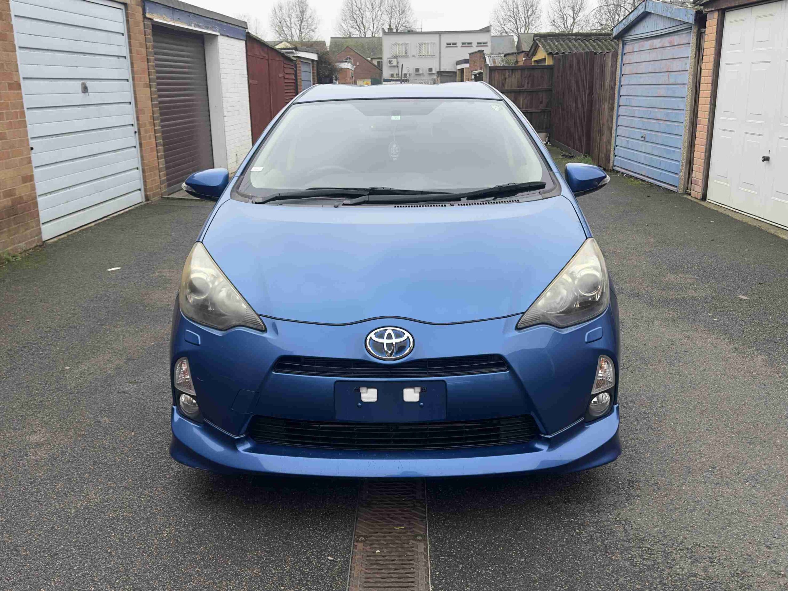 
Toyota Aqua Hybrid full									