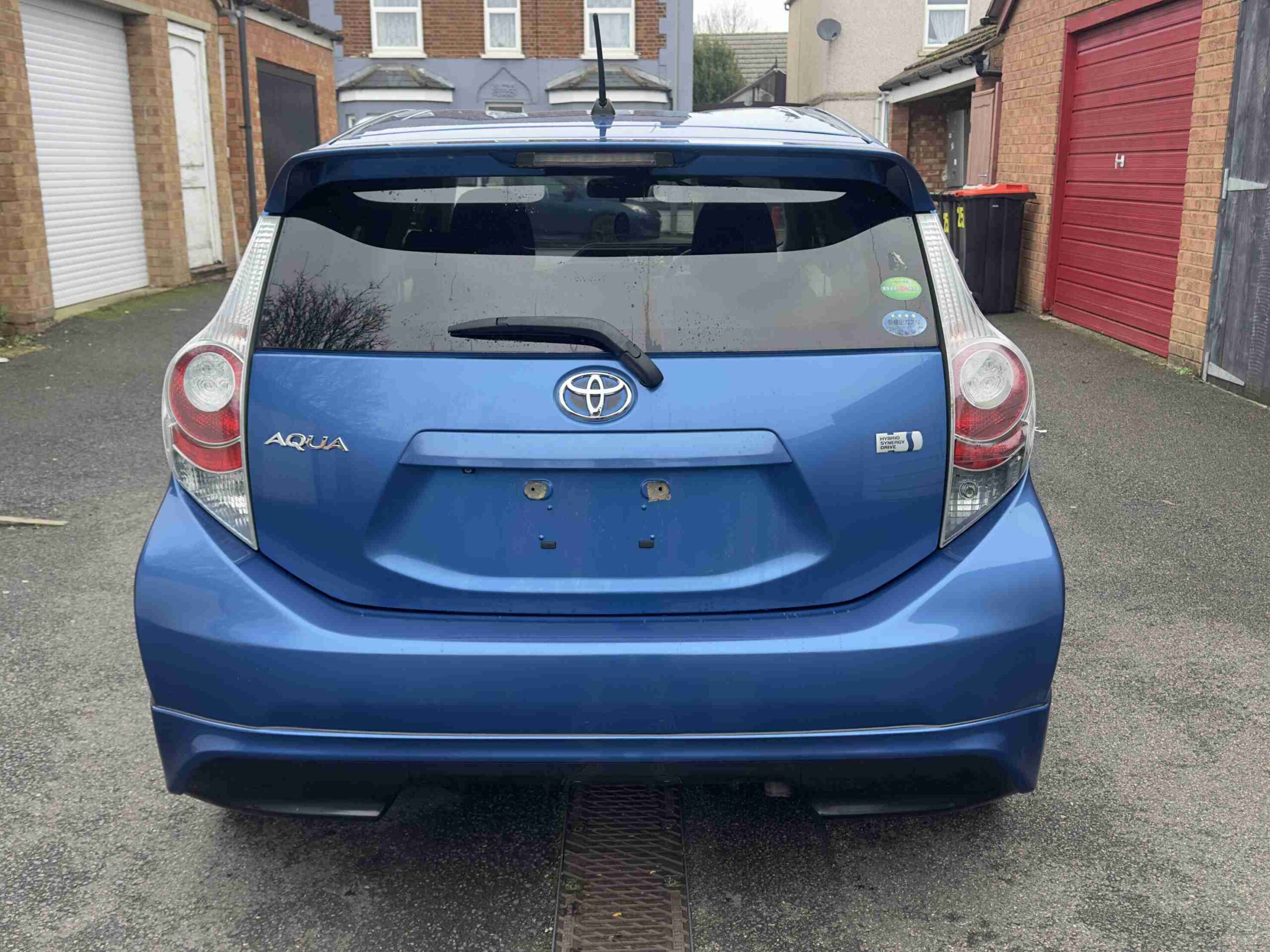 
Toyota Aqua Hybrid full									