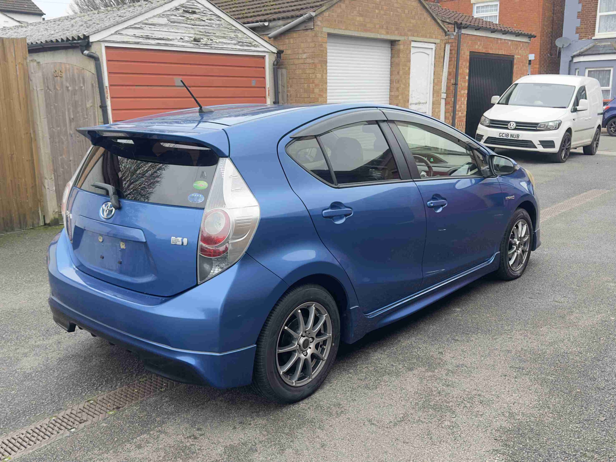 
Toyota Aqua Hybrid full									