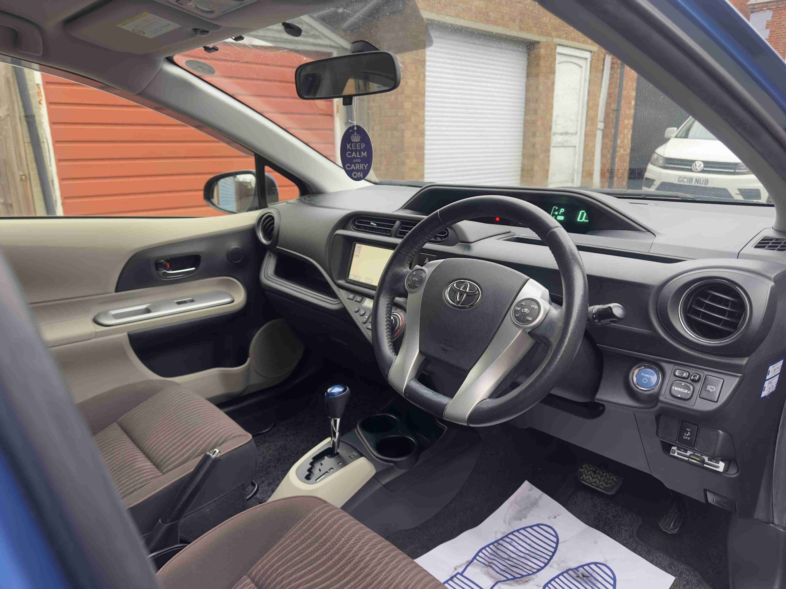 
Toyota Aqua Hybrid full									