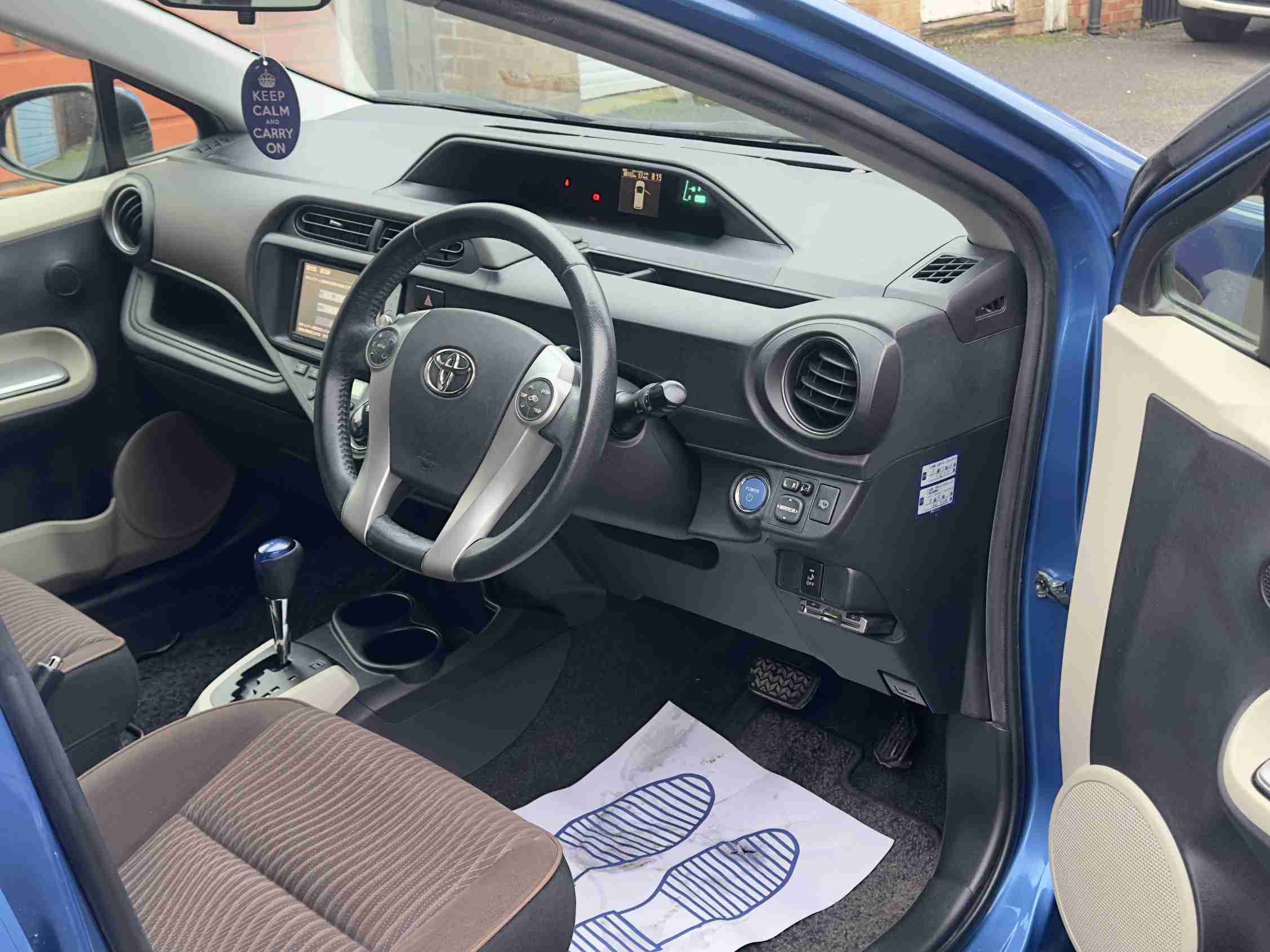 
Toyota Aqua Hybrid full									