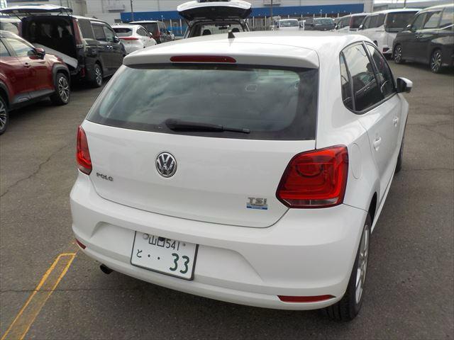 
Volkswagen Polo 2011 With Fog full									
