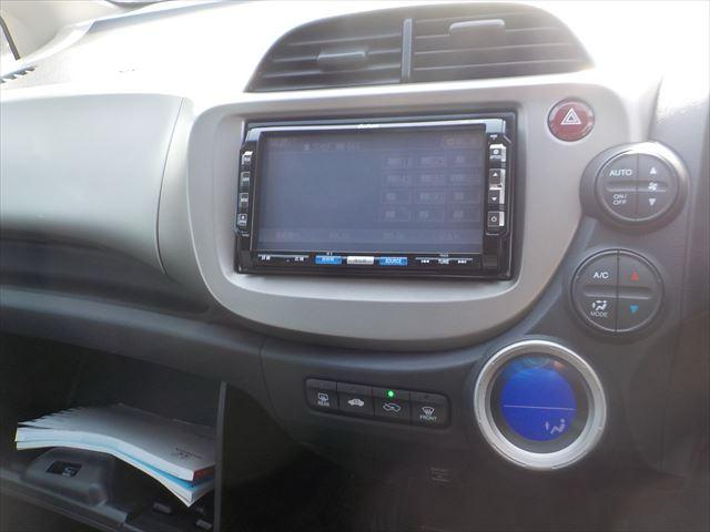 
Honda Fit White 2011 full									