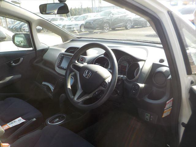 
Honda Fit White 2011 full									