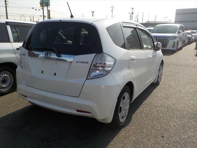 
Honda Fit White 2011 full									
