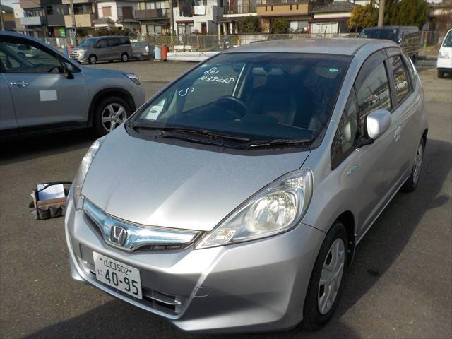 
Honda Fit Silver 2013 full									