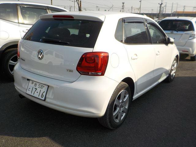 
Volkswagen Polo 2011 full									