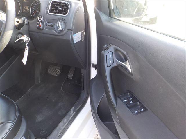 
Volkswagen Polo 2011 full									