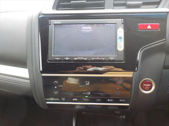 
Honda Fit Silver 2014 full									