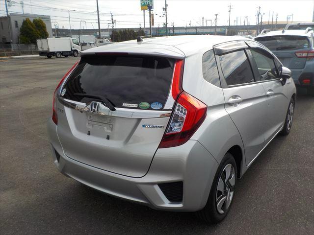 
Honda Fit Silver 2014 full									