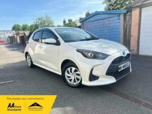 Toyota Yaris 2020 Pearl White