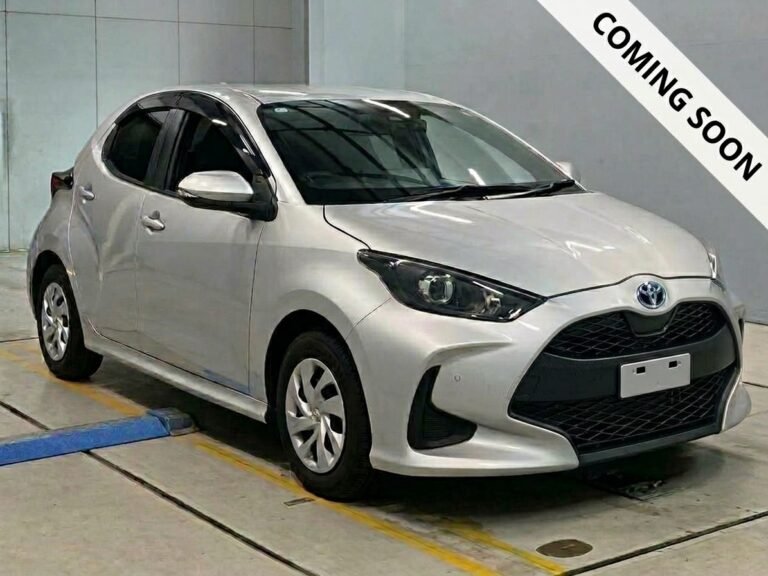 Toyota Yaris 2021 Silver