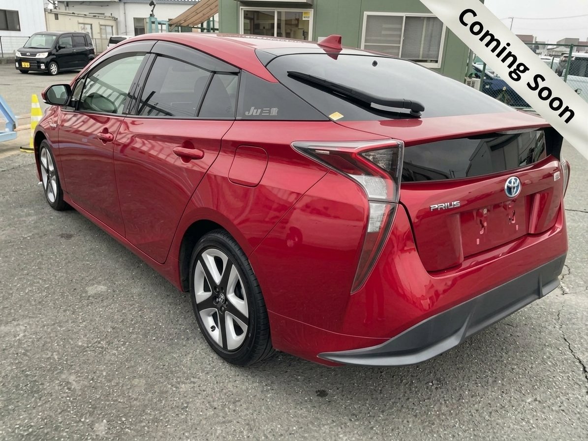 
Toyota Prius 2016 Red Wine full									